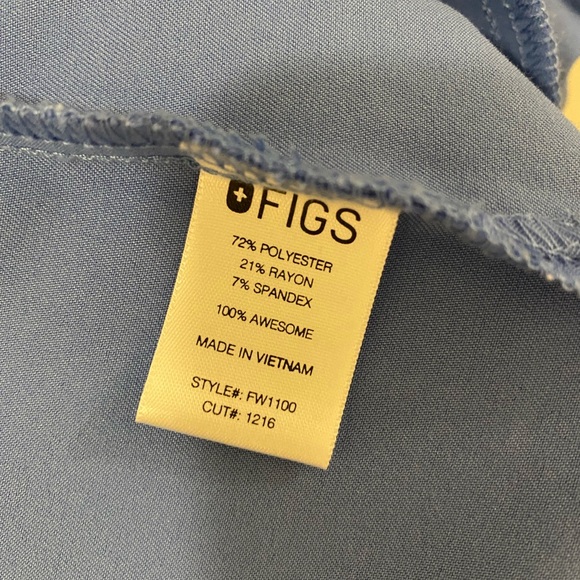 Casma Three-Pocket Scrub Top in Ceil Blue - Picture 10 of 10